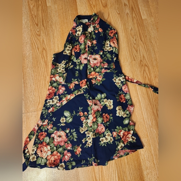 Monteau Wrap - Picture 2 of 2